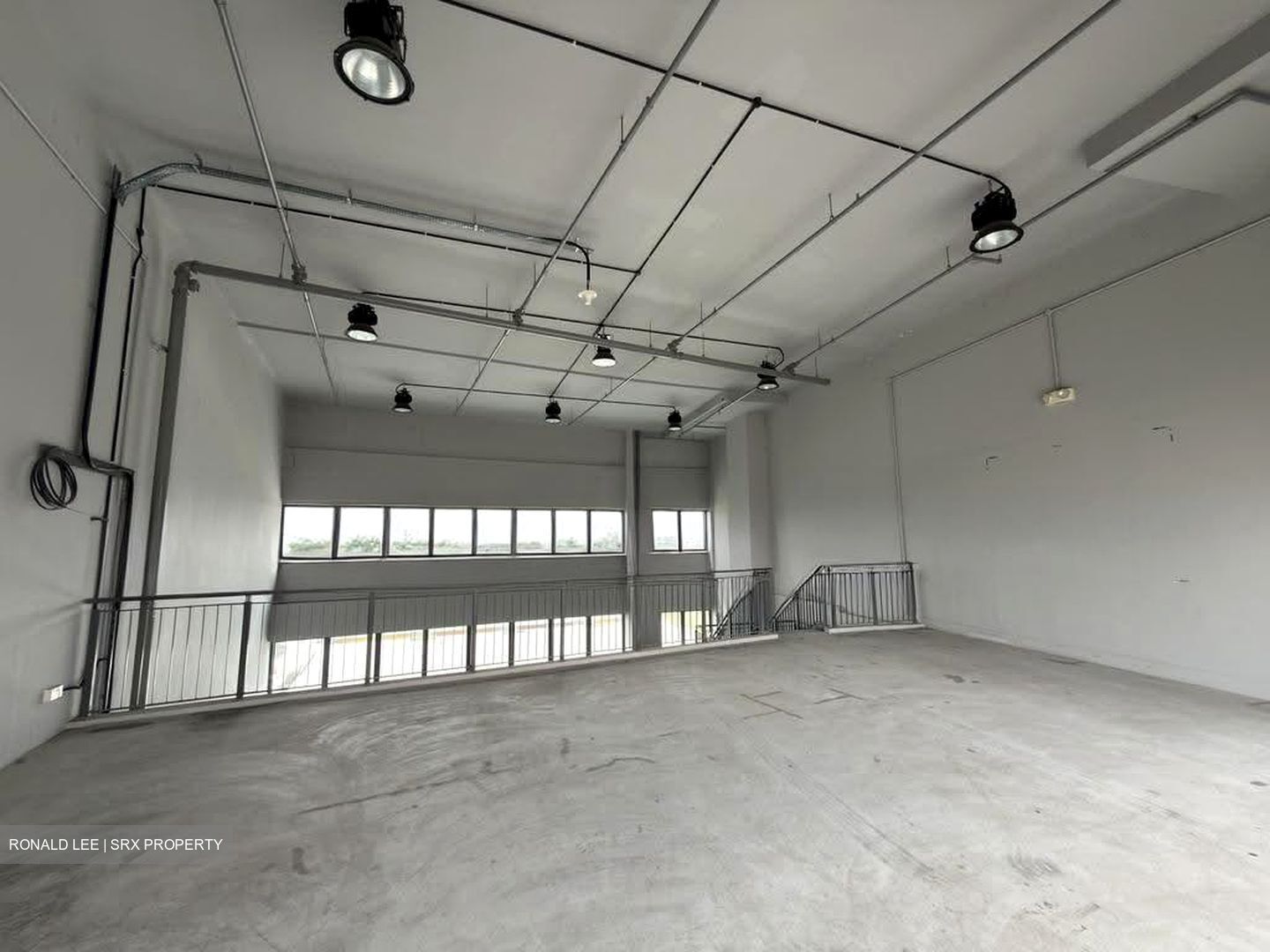 Carros Centre (D25), Factory #608447641